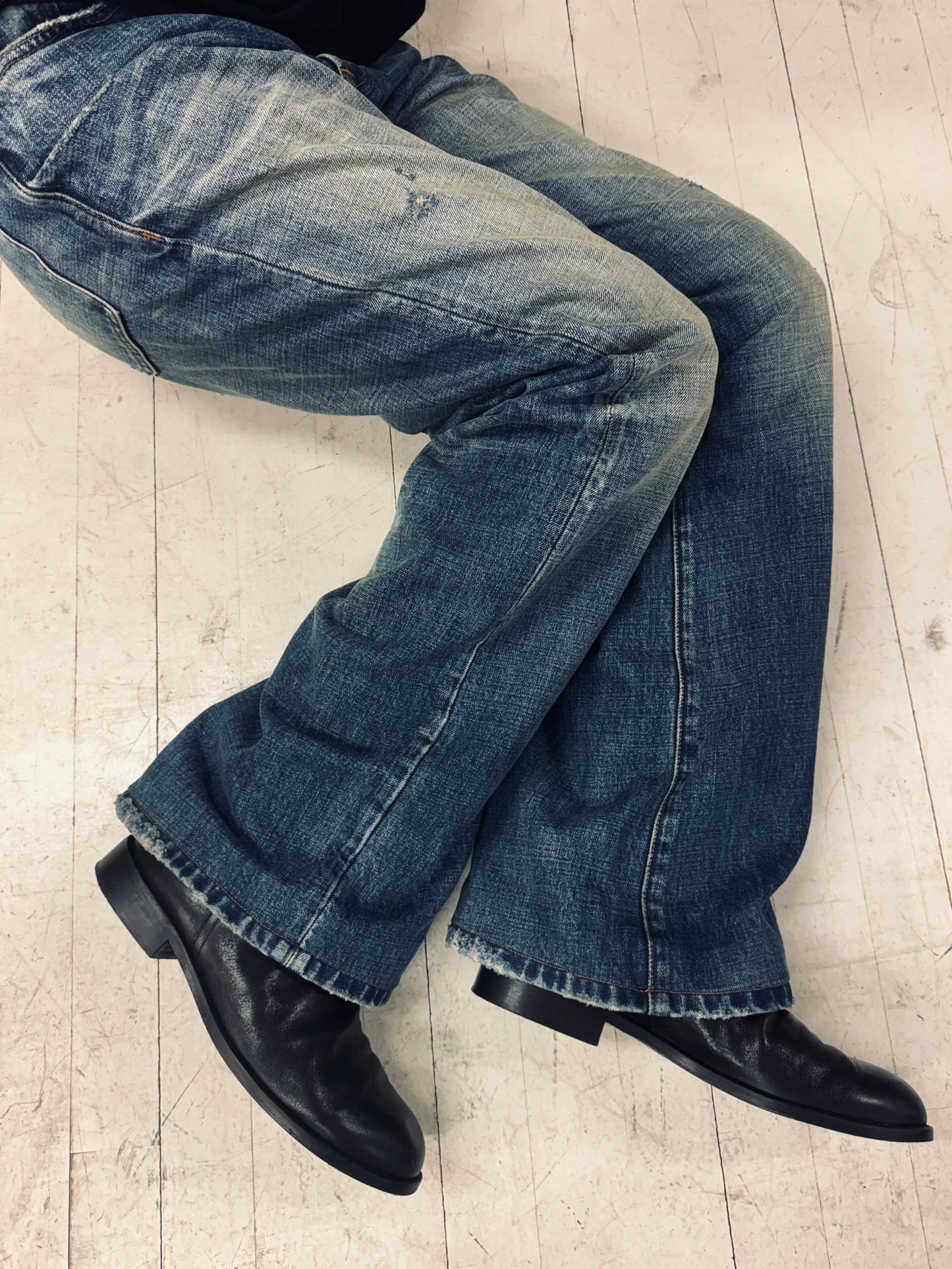 CREASED LEATHER BOOTS