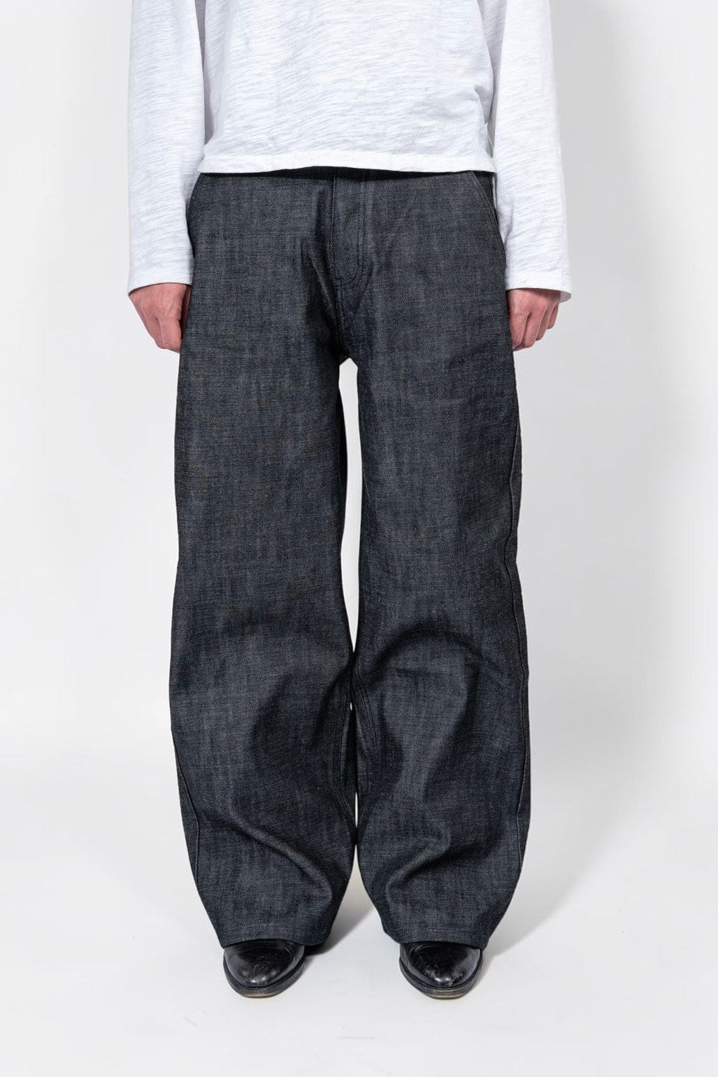 BLACK RAW SELVEDGE DENIM JEANS